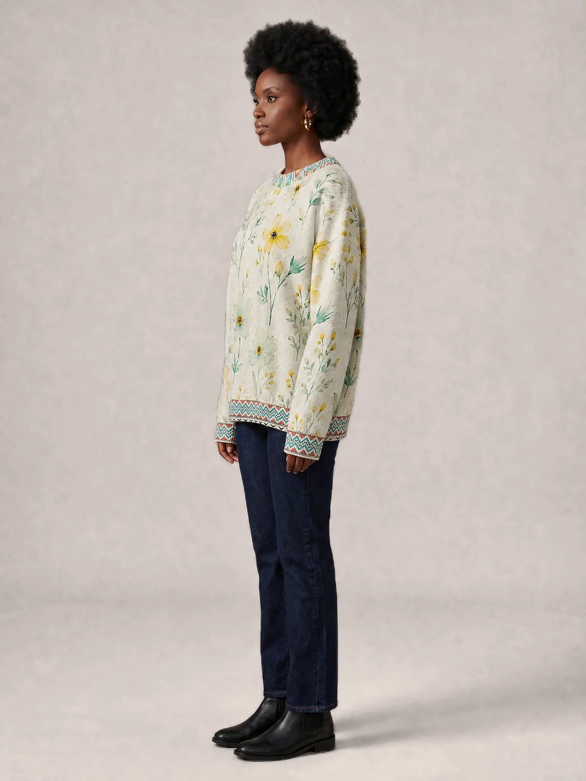 "Alizeti" Sweatshirt — side view on model