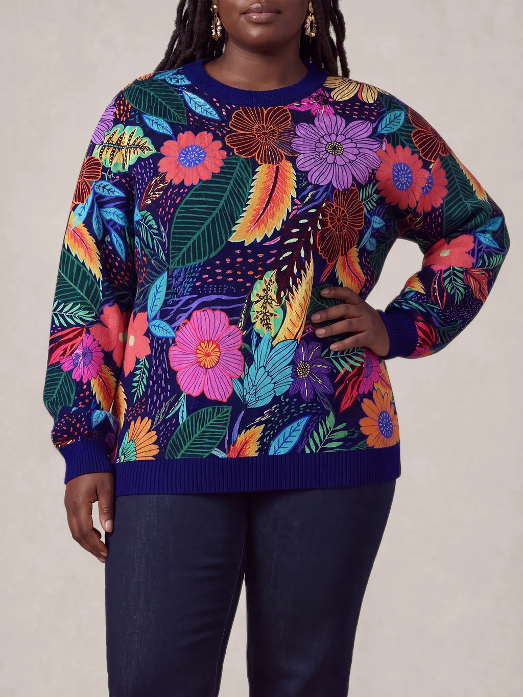 "Bustani" Sweatshirt — styled view on model