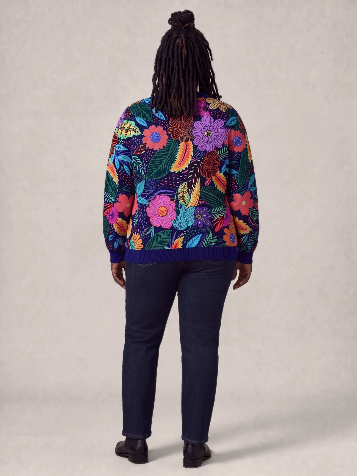 "Bustani" Sweatshirt — back view on model