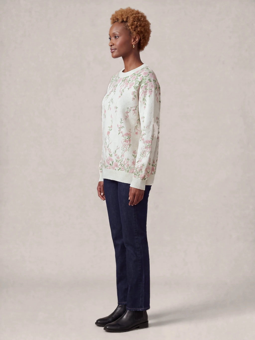 "Chanua" Sweatshirt — side view on model