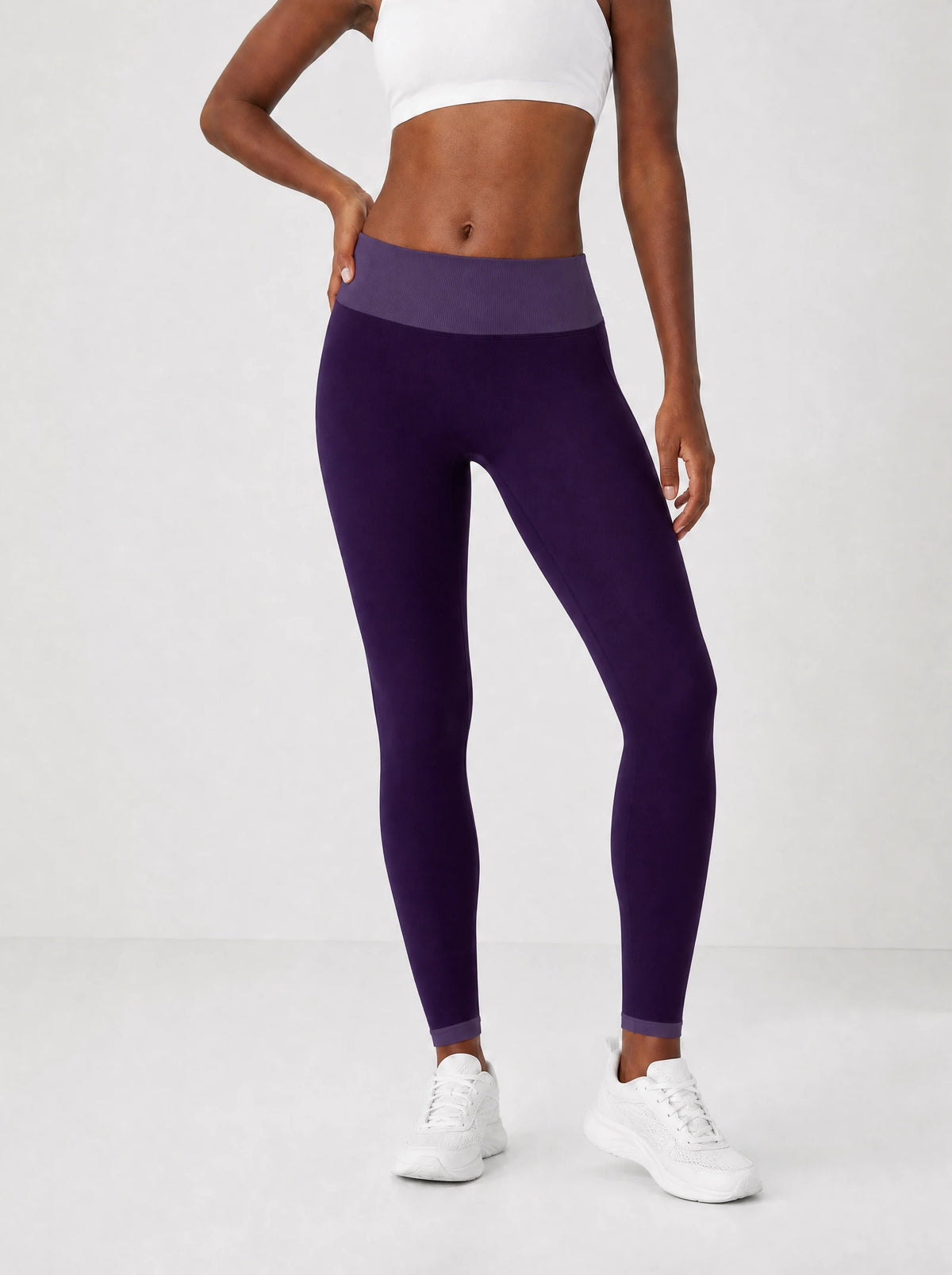 "Dirisha" Leggings — front view on model