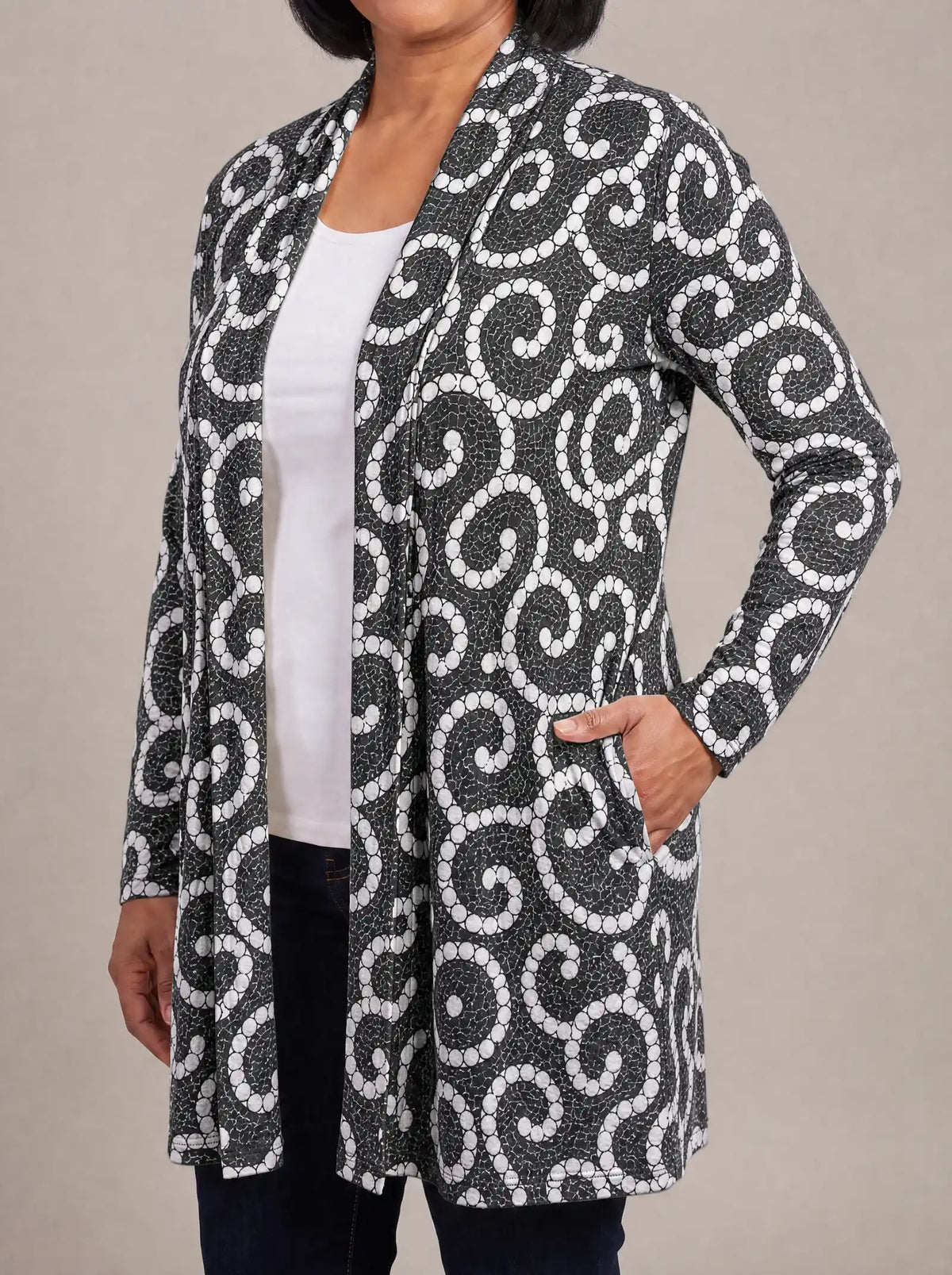"Duara" Long Cardigan — close-up of the hidden pocket
