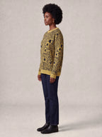 "Haradali" Sweatshirt — side view on model
