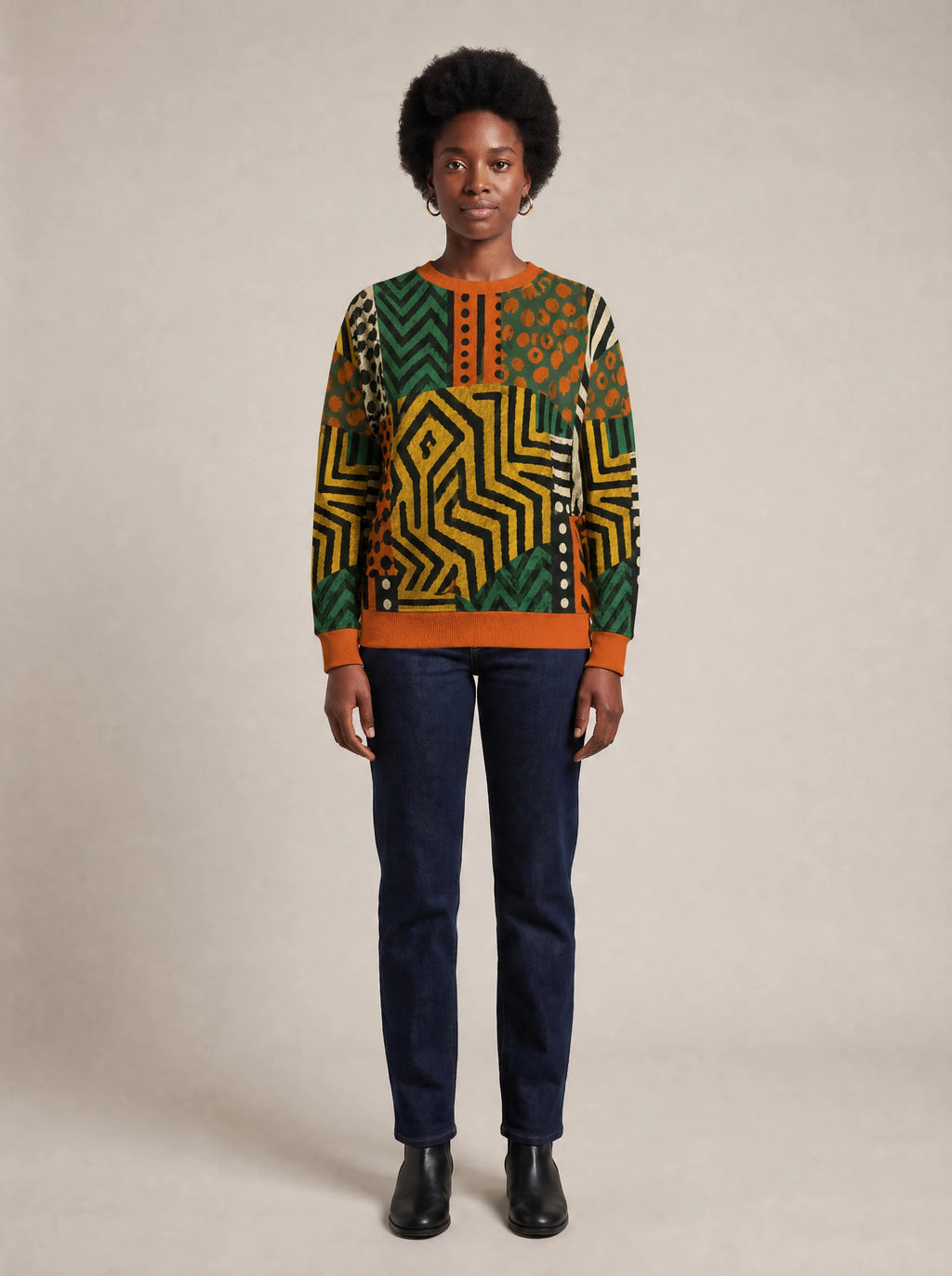 "Vipande" Sweatshirt — front view on model