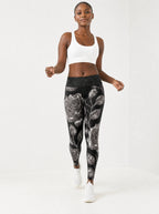 "Usiku" Leggings — front view on model