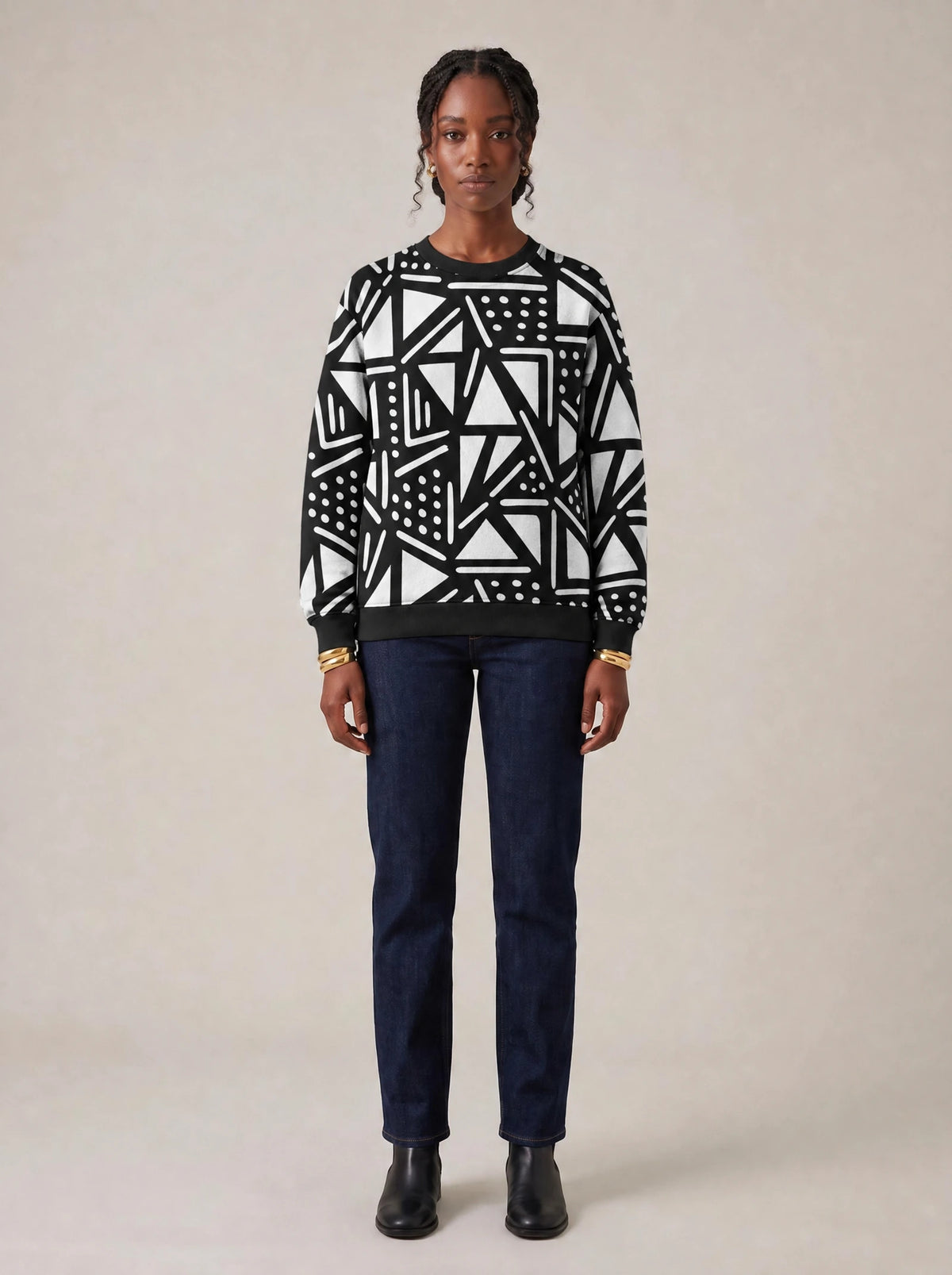 "Pembe" Sweatshirt — front view on model