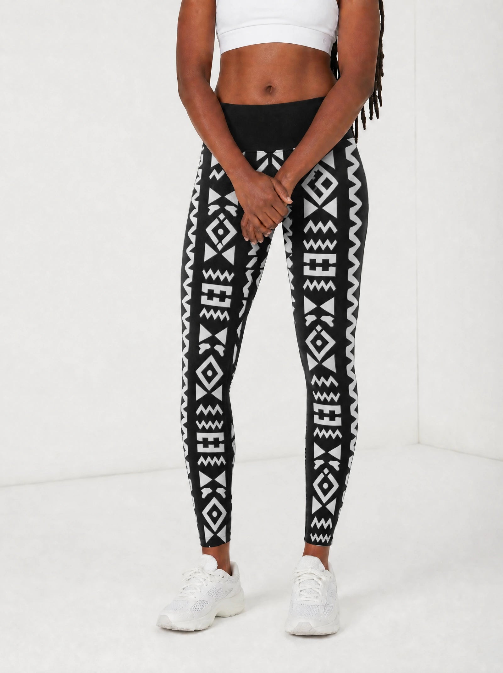 "Kuba" Leggings — front view on model
