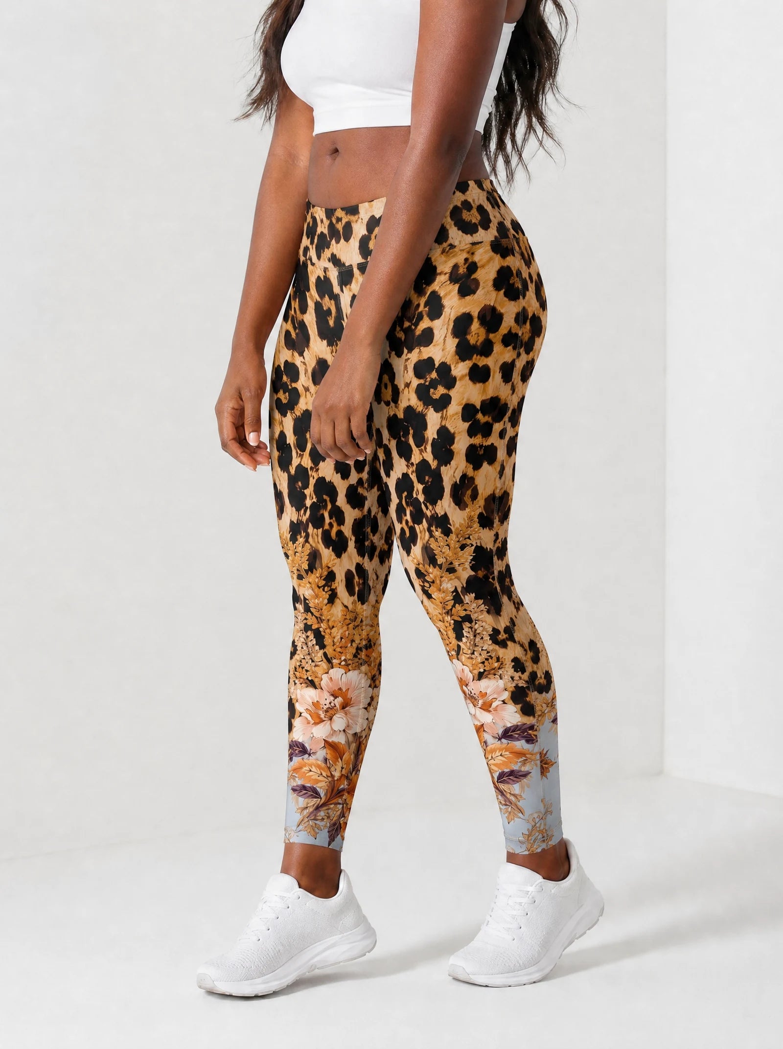 "Madoa" Leggings — side view on model