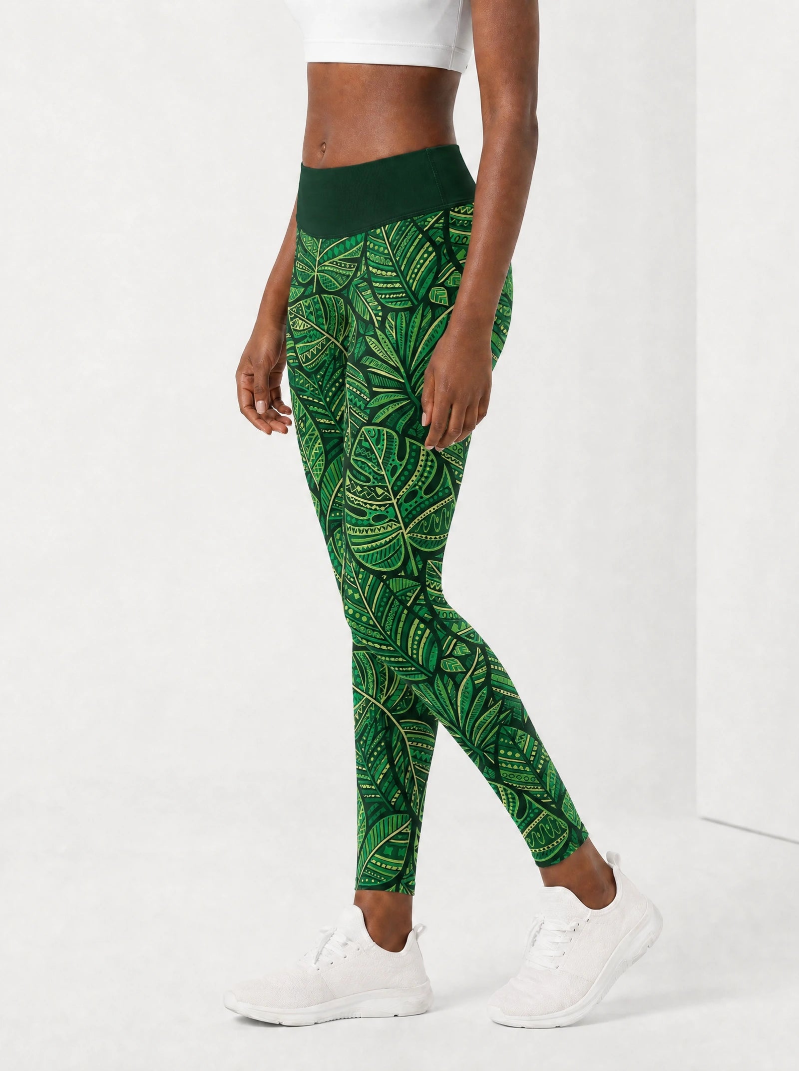 "Asili" Emerald Leggings — side view on model