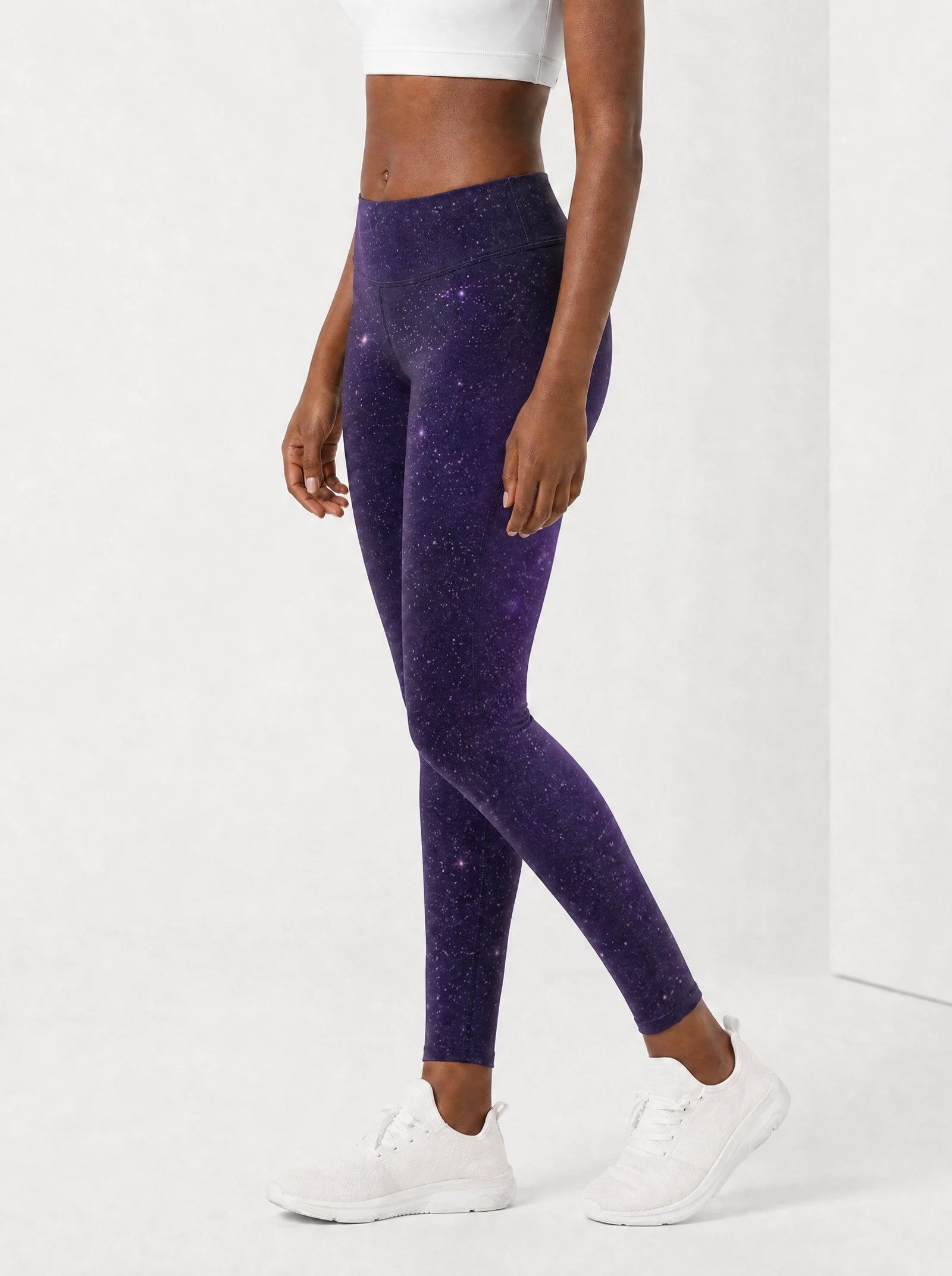"Nyamekye" Leggings — side view on model