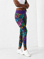 "Upinde" Leggings — side view on model