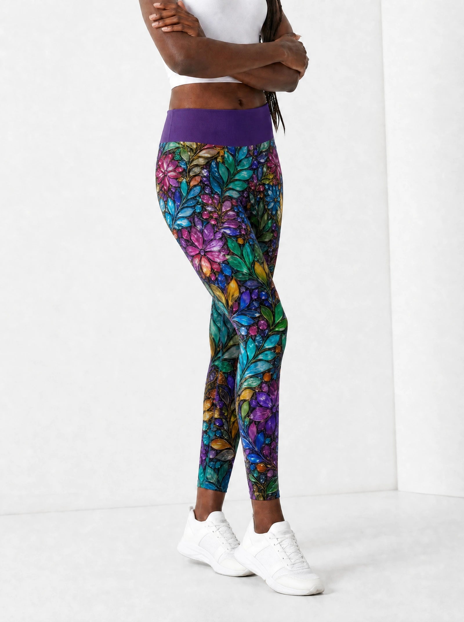 "Upinde" Leggings — side view on model