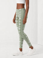 "Oshun Verde" Leggings — side view on model
