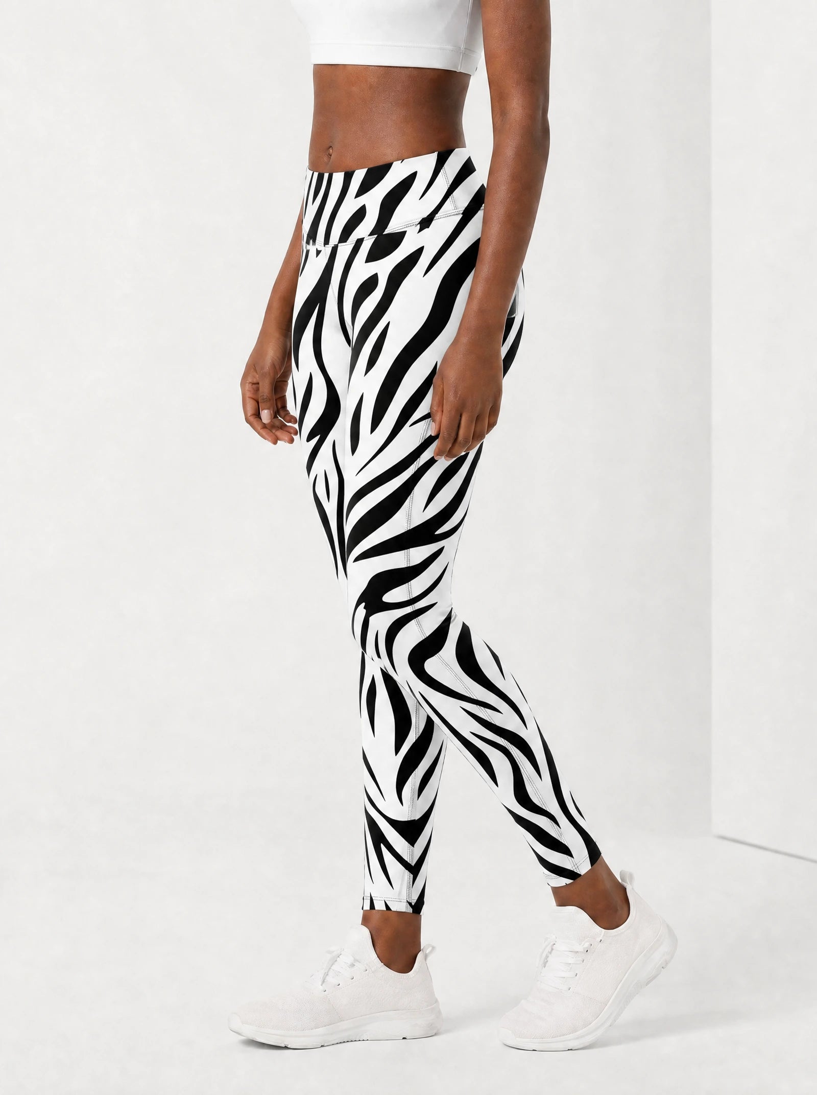 "Milia" Leggings — side view on model