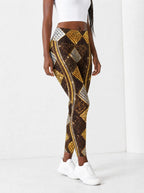 "Fataki" Leggings — side view on model