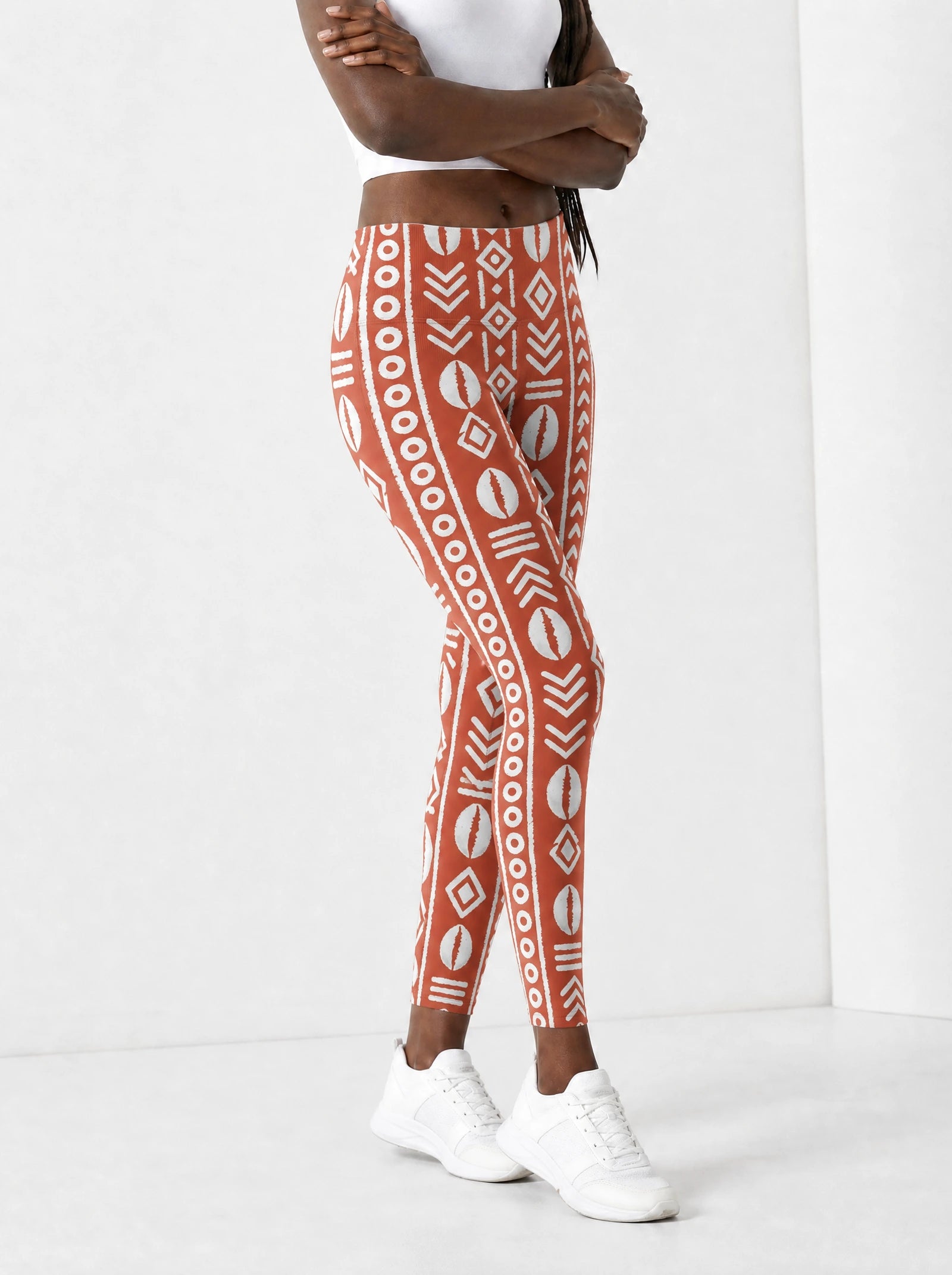 "Oshun Kijani" Leggings — side view on model