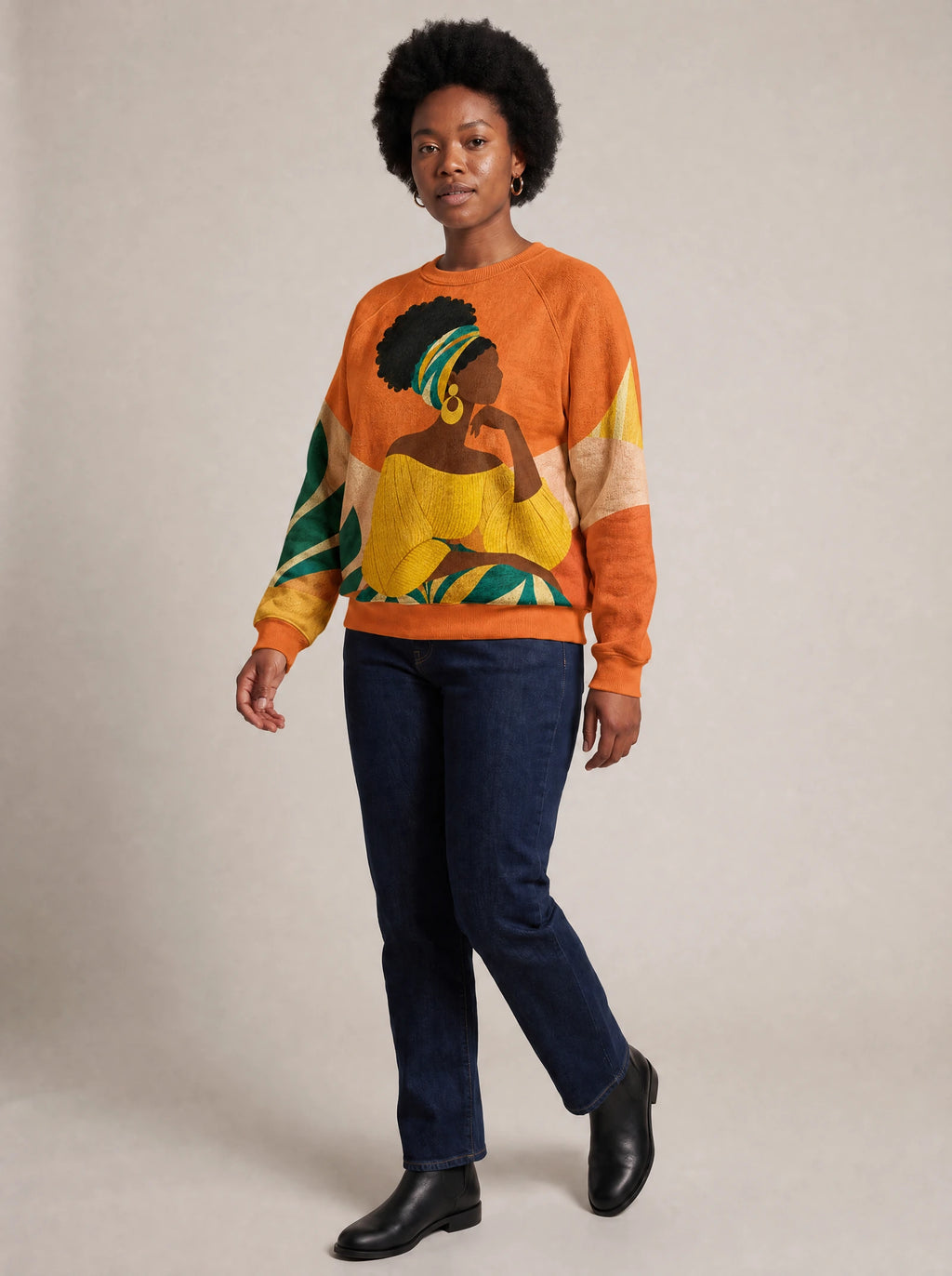 "Machungwa" Sweatshirt — three-quarter view on model