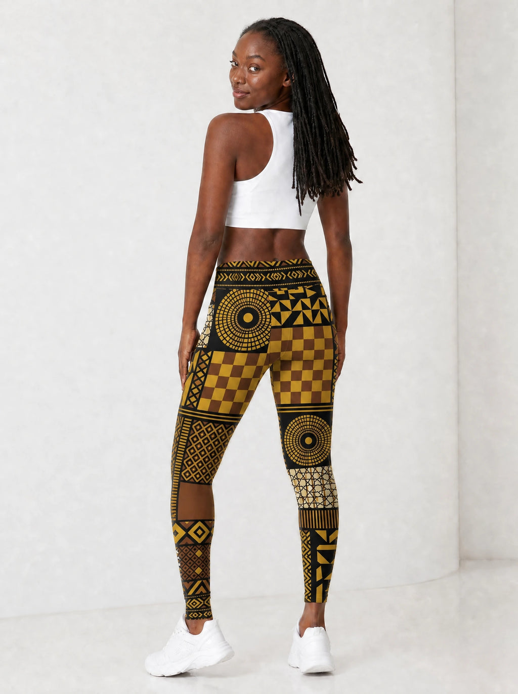 "Manjano" Leggings — full body view on model