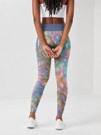 "Almasi" Leggings — back view on model