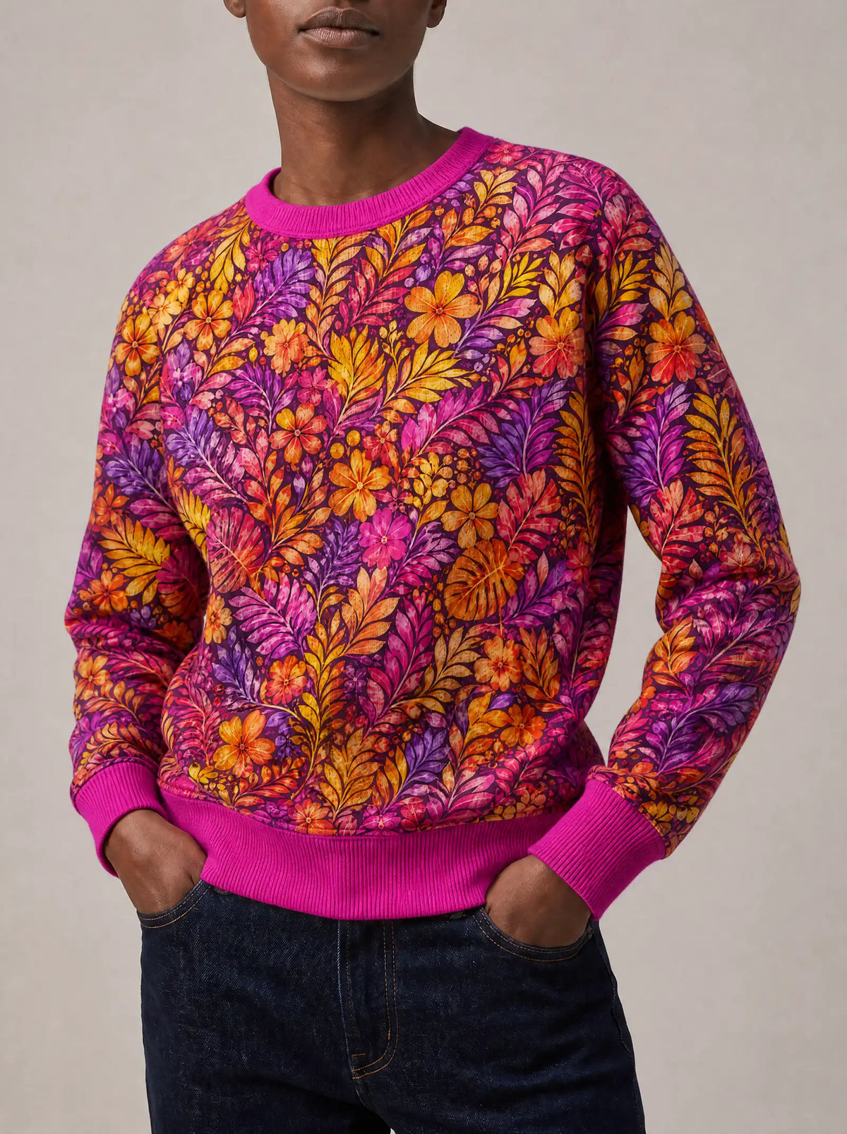 "Waridi" Sweatshirt — close view of the crew neck, raglan seams and ribbed trims