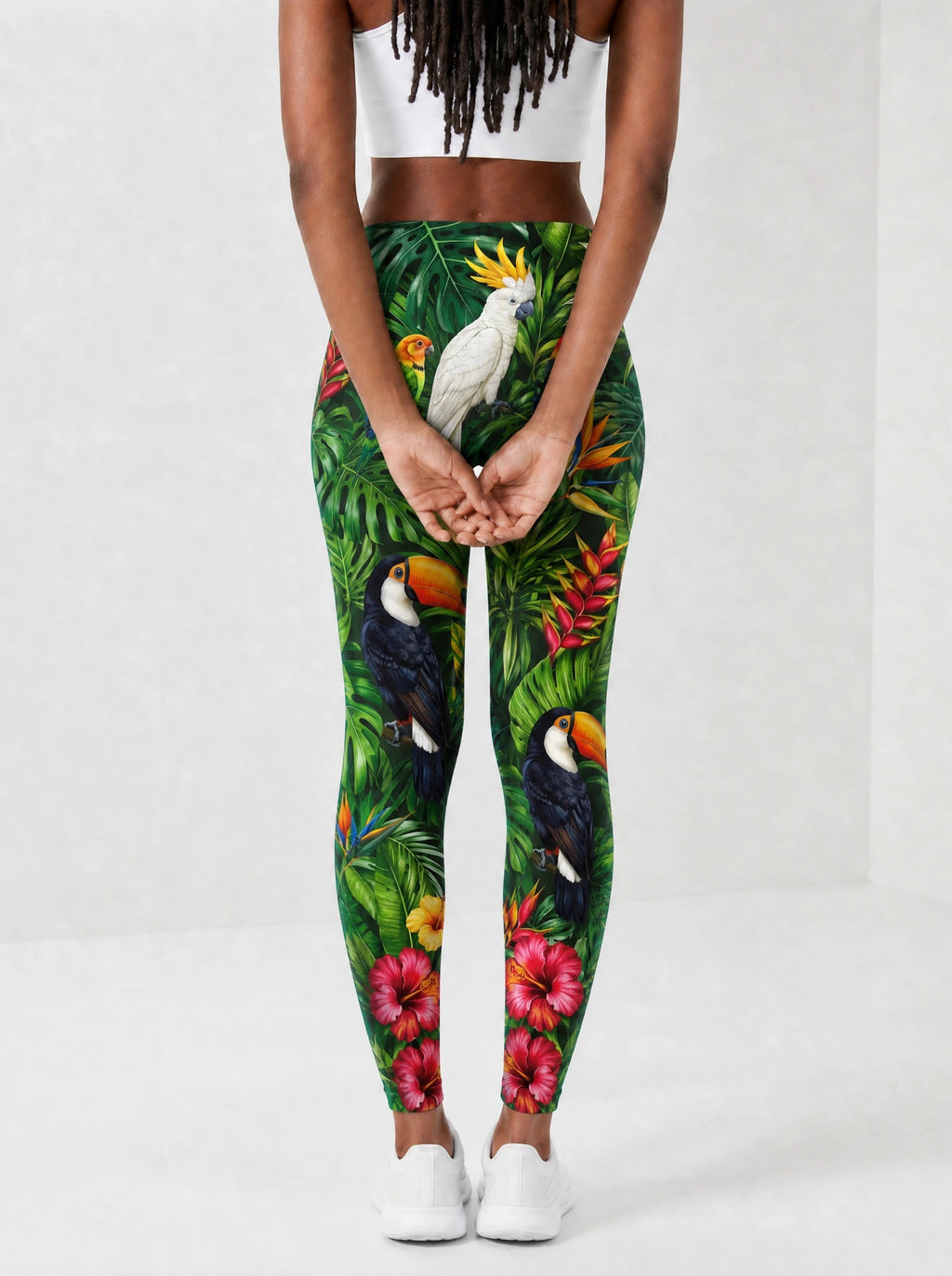 "Manyoya" Leggings — back view on model