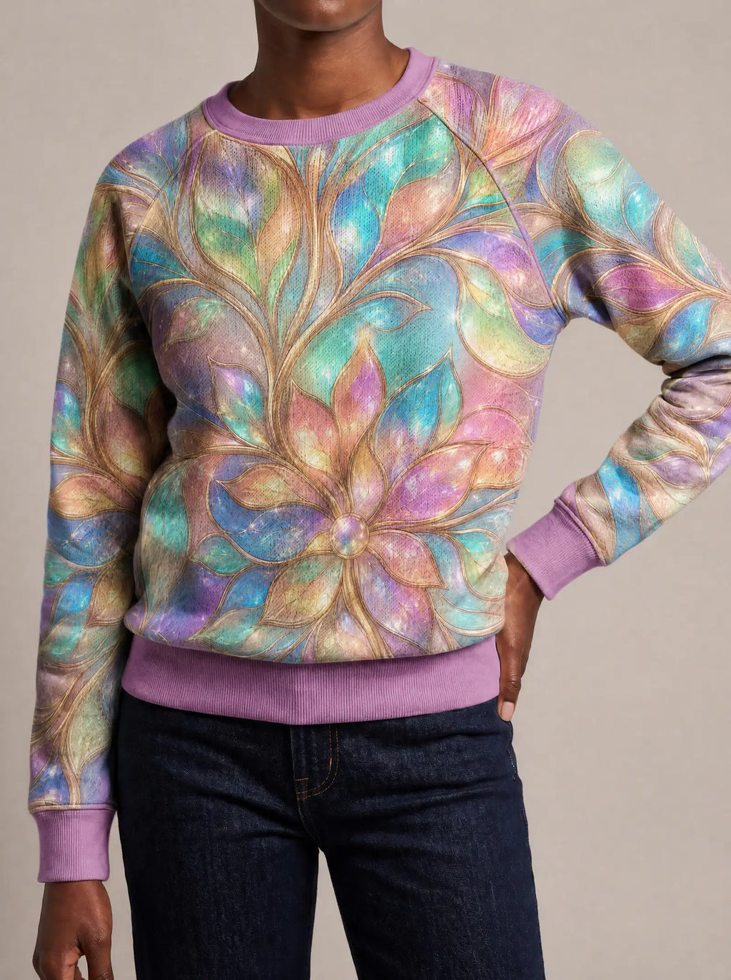 "Almasi" Sweatshirt — close view of the crew neck, raglan seams and ribbed trims