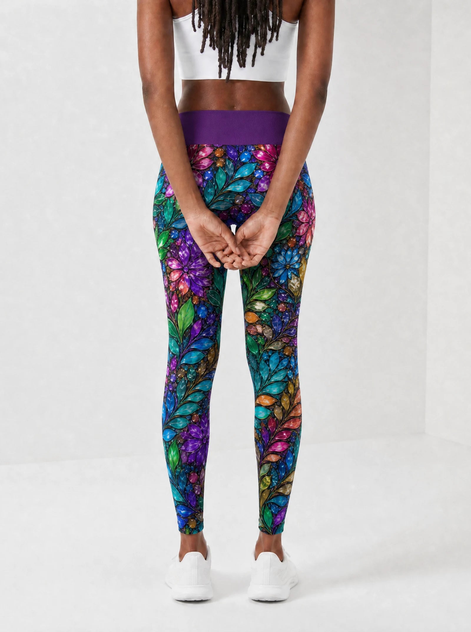 "Upinde" Leggings — back view on model