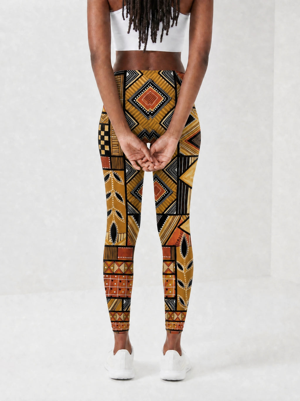 "Ardhi" Leggings — back view on model