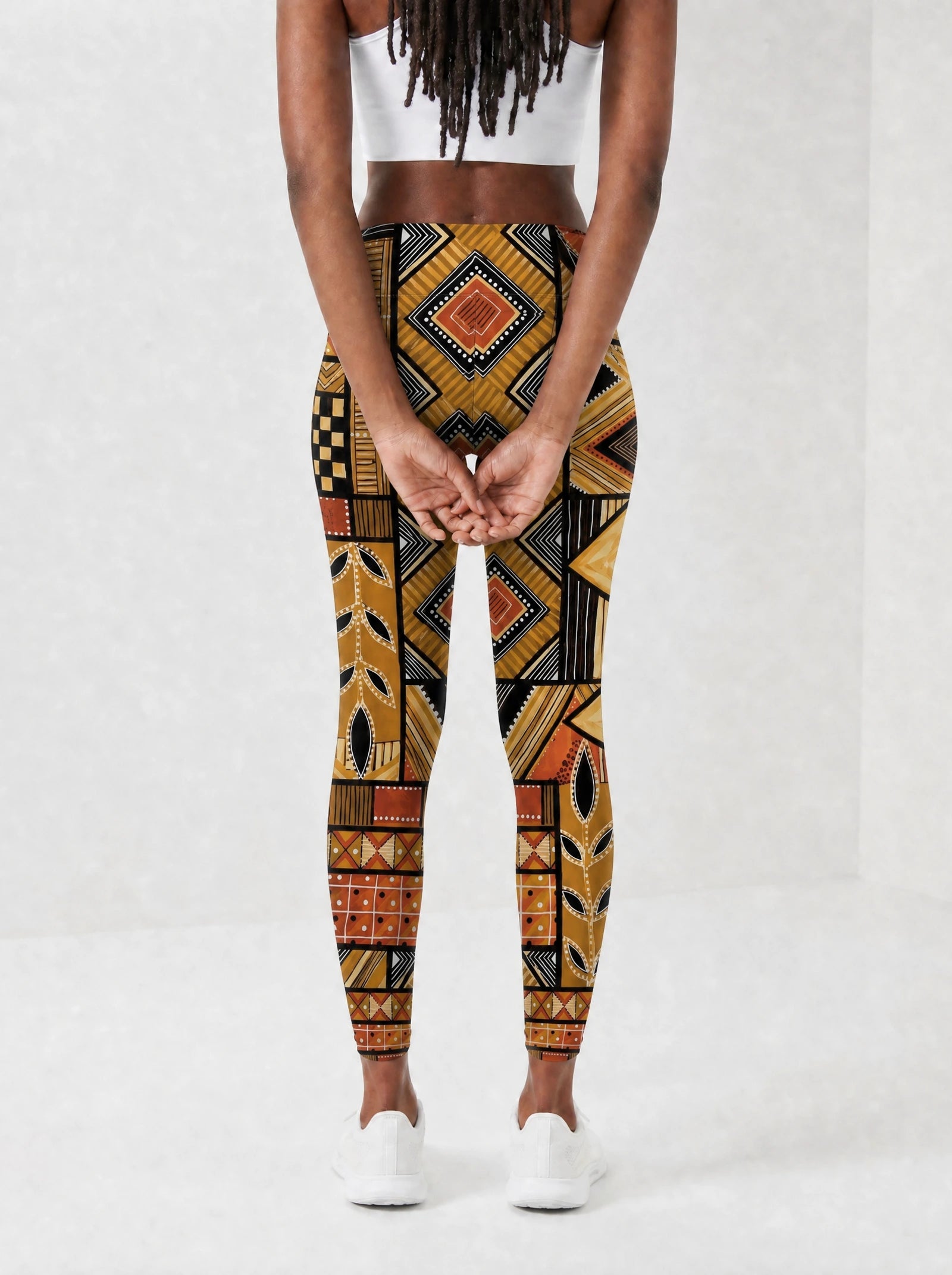 "Ardhi" Leggings — back view on model