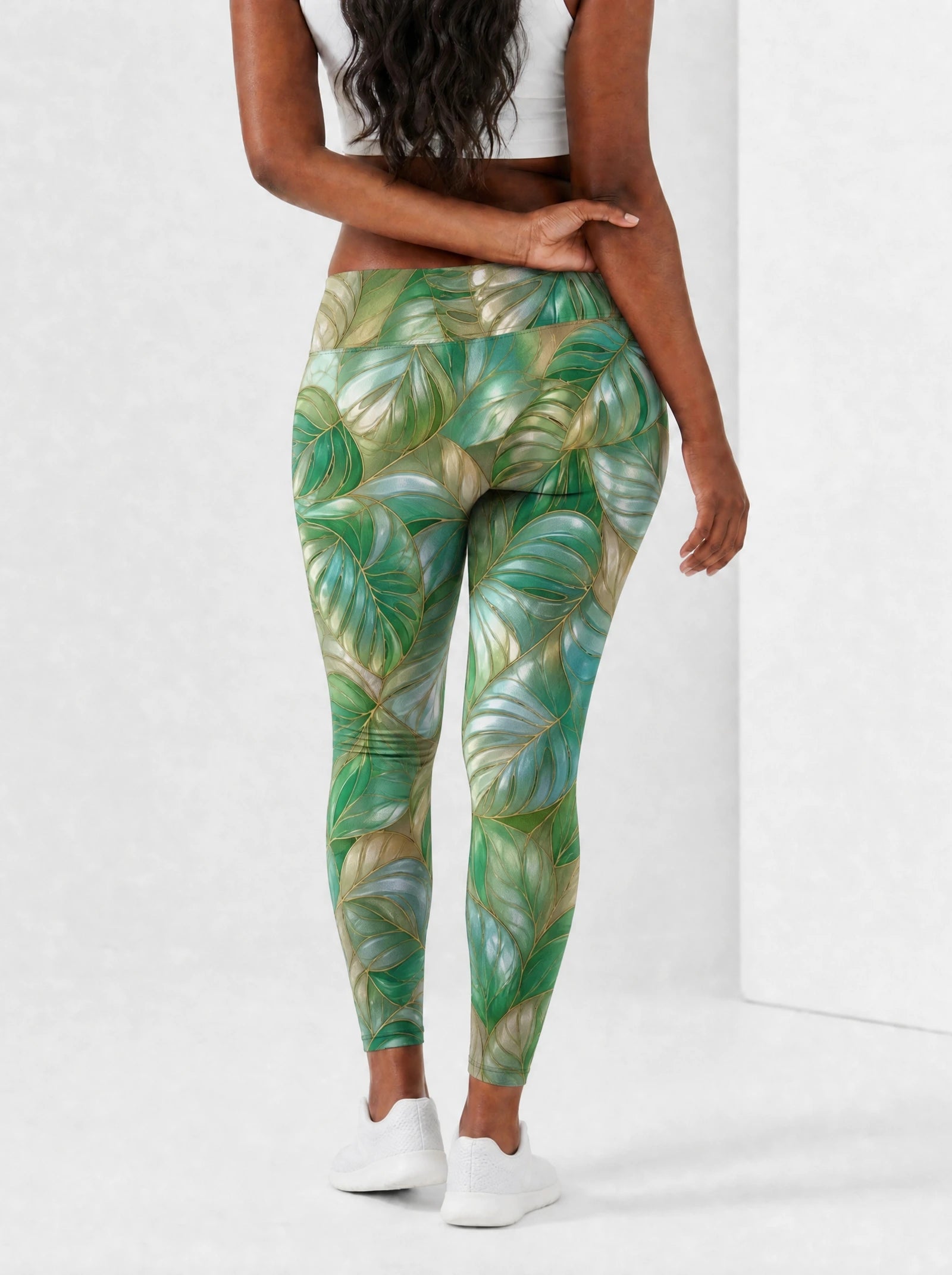 "Mwitu" Leggings — back view on model