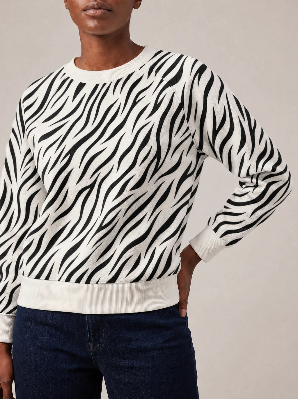 "Milia" Sweatshirt — close view of the crew neck, raglan seams and ribbed trims