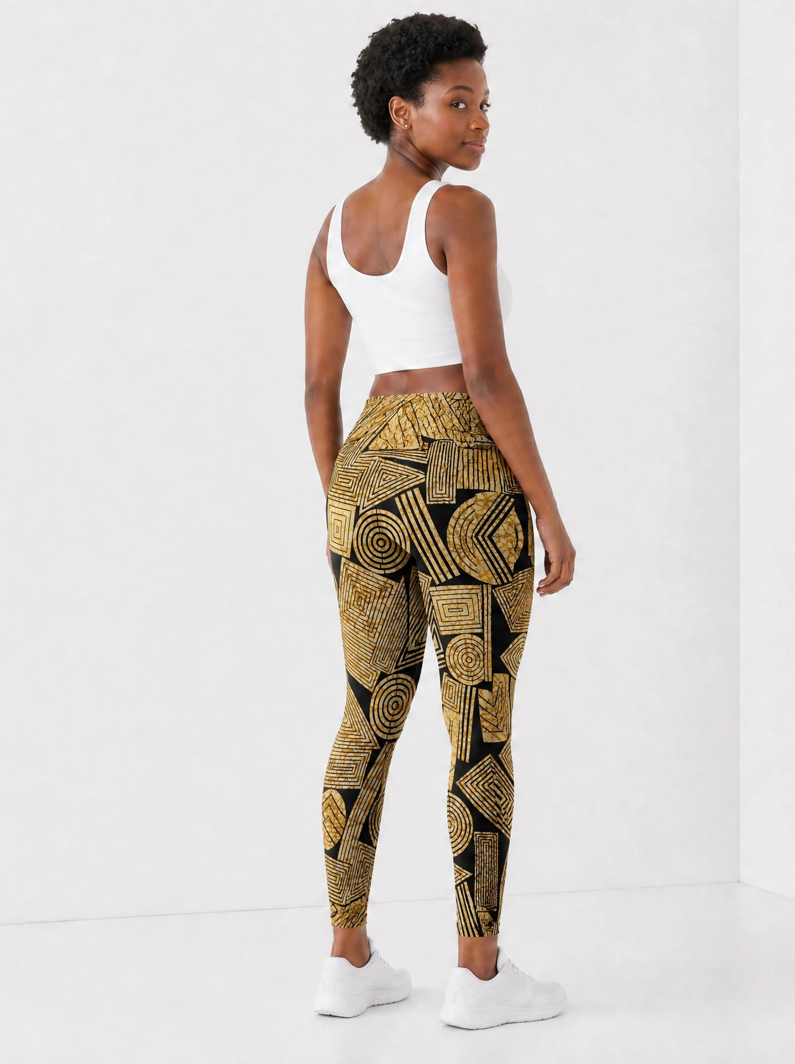 "Mansa" Leggings — back view on model