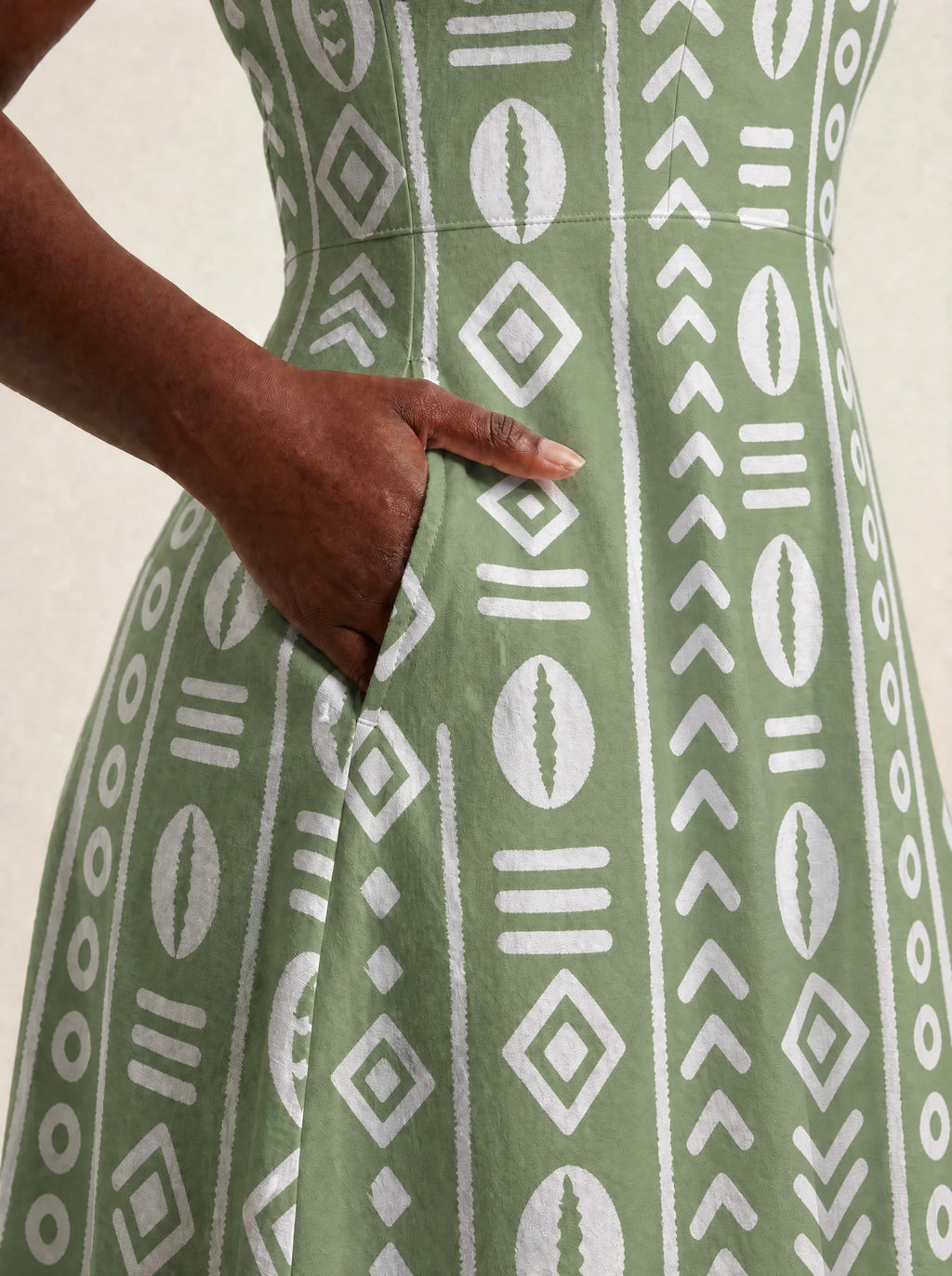 "Oshun Verde" V Neck Midi Dress
