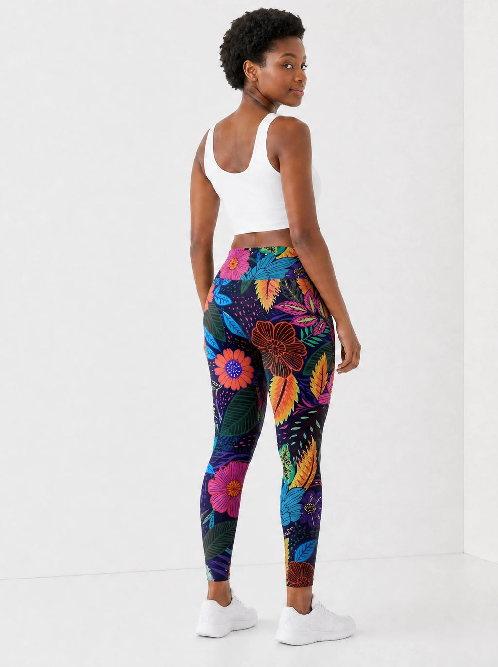 "Bustani" Leggings — back view on model