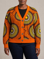 "Mchana" Cardigan — close view of the V-neck, buttons and ribbed trims