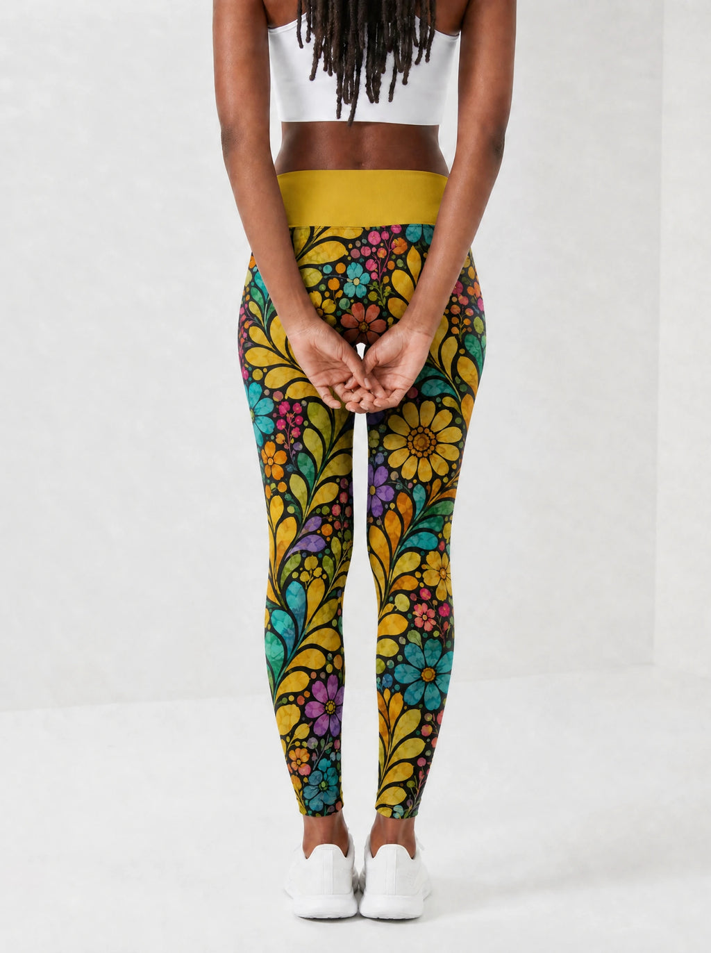 "Njano" Leggings — back view on model