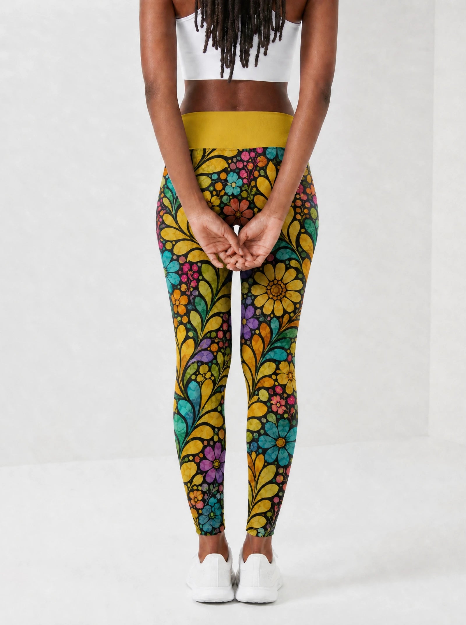 "Njano" Leggings — back view on model