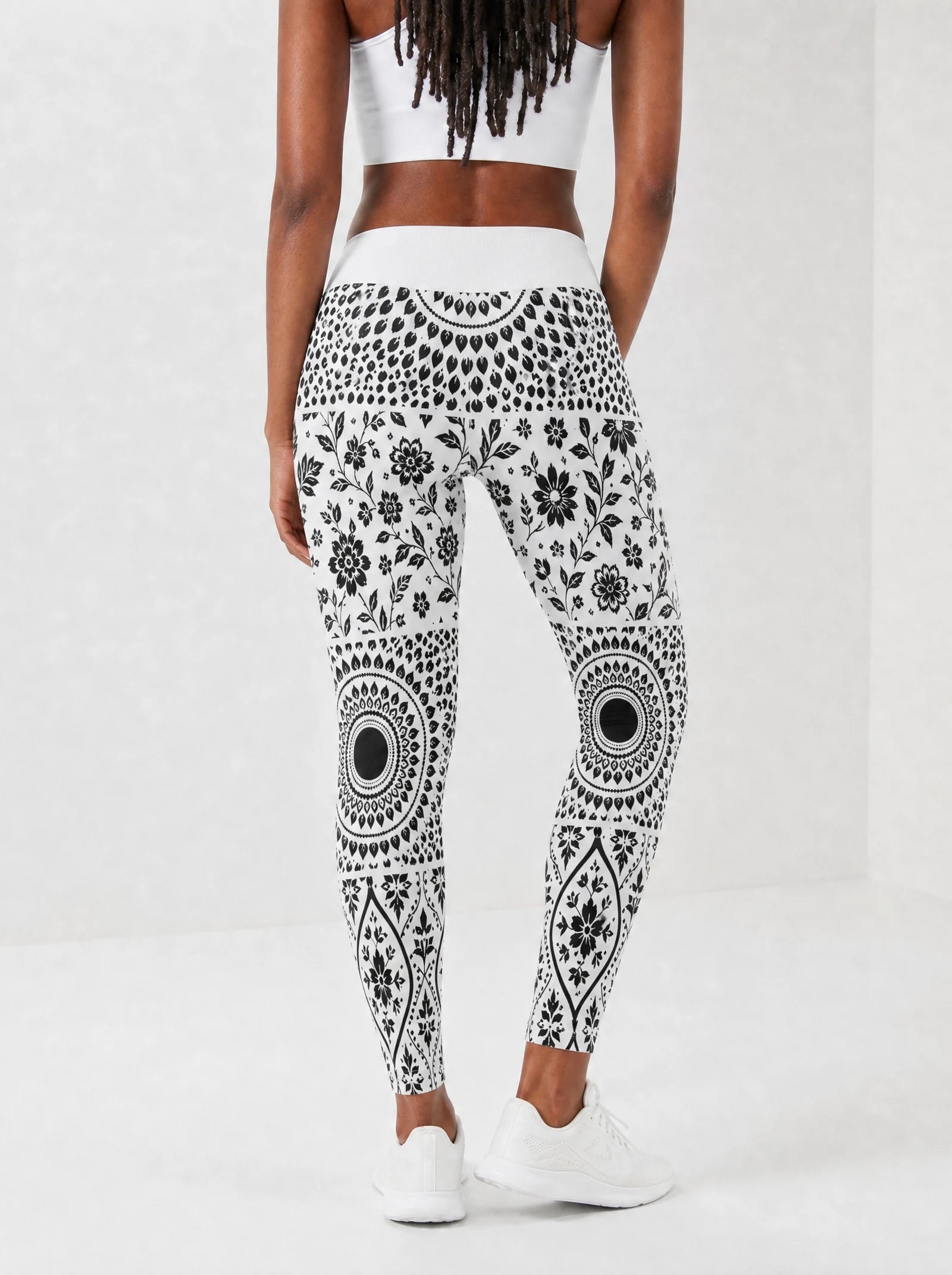 "Mwanga" Leggings — back view on model