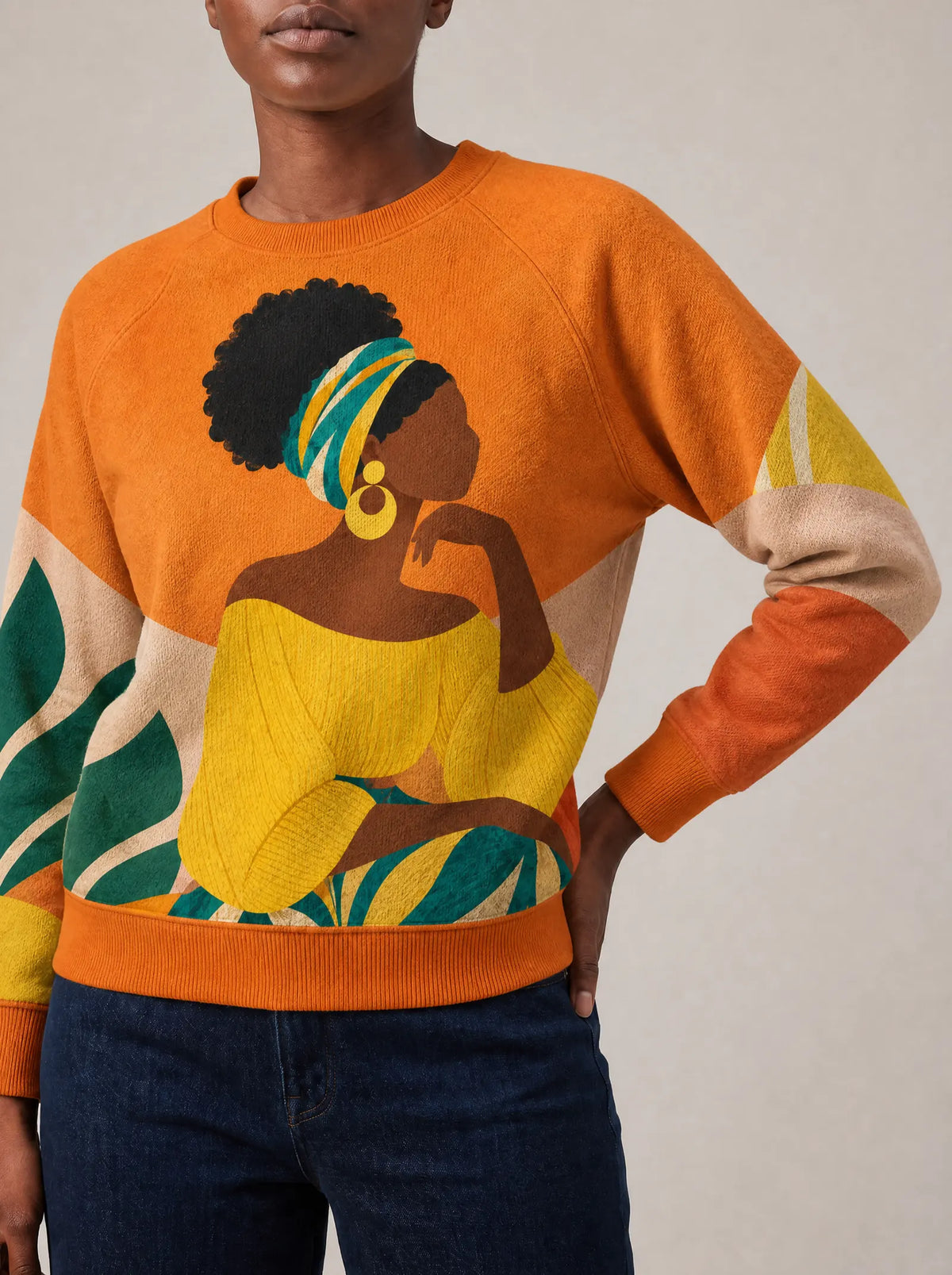 "Machungwa" Sweatshirt — close view of the crew neck, raglan seams and ribbed trims