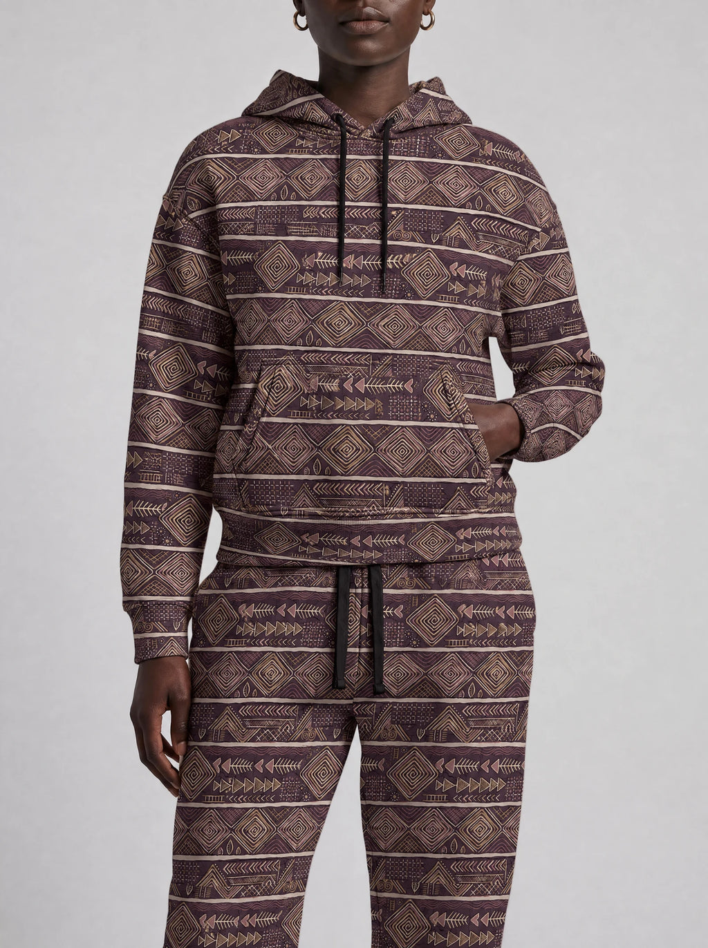 "Tabaka" Plum Gold Hoodie & Jogger Set — close view of the pocket, hem band and jogger waistband
