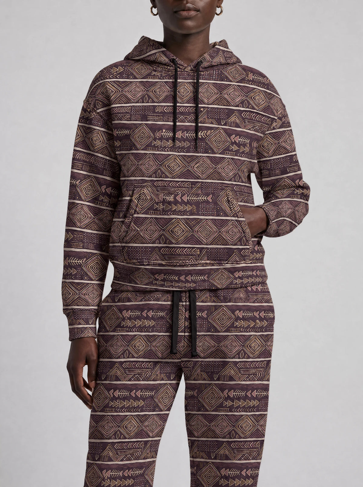 "Tabaka" Plum Gold Hoodie & Jogger Set — close view of the pocket, hem band and jogger waistband