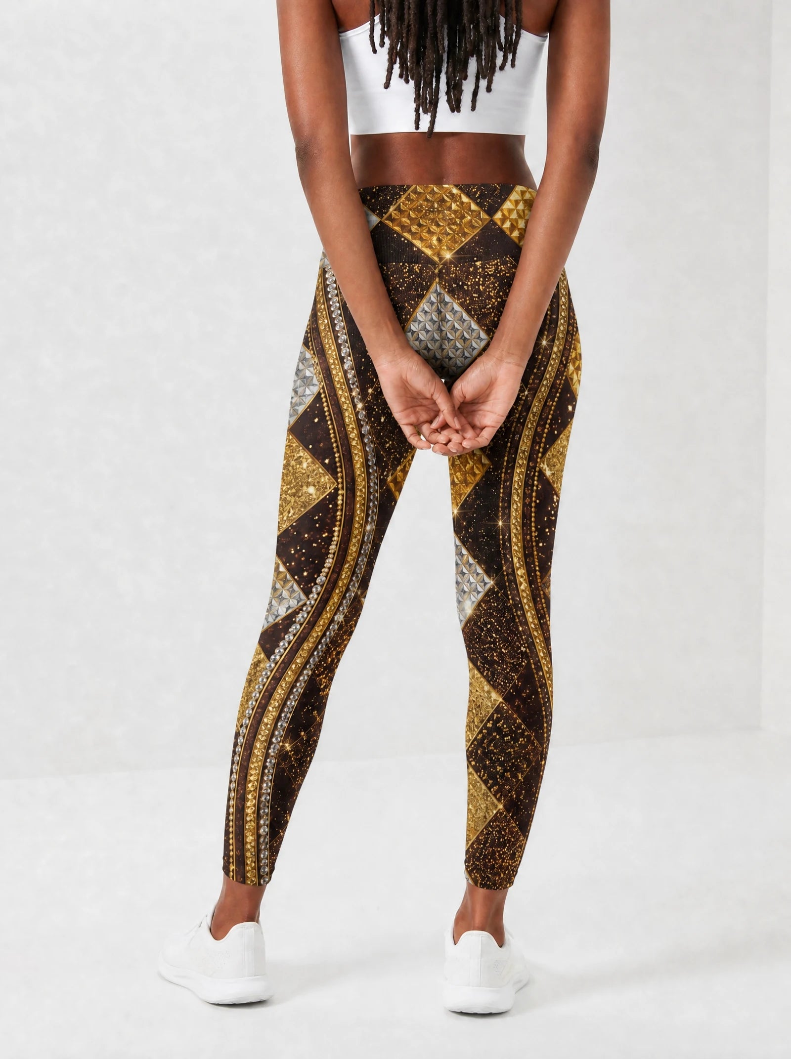 "Fataki" Leggings — back view on model
