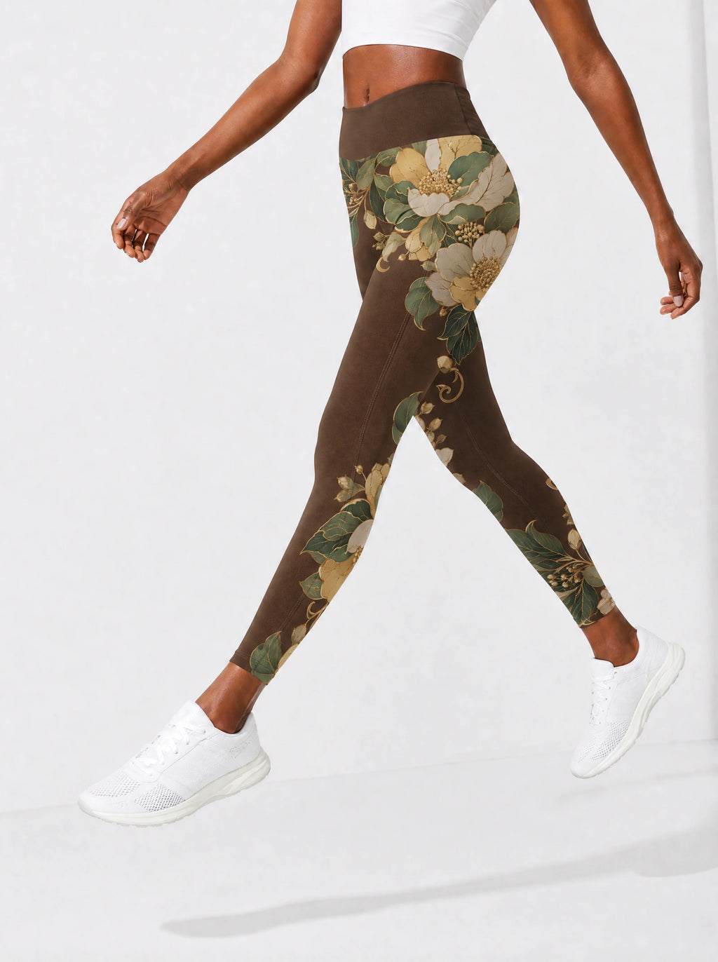 "Kakao" Leggings — side view on model, walking