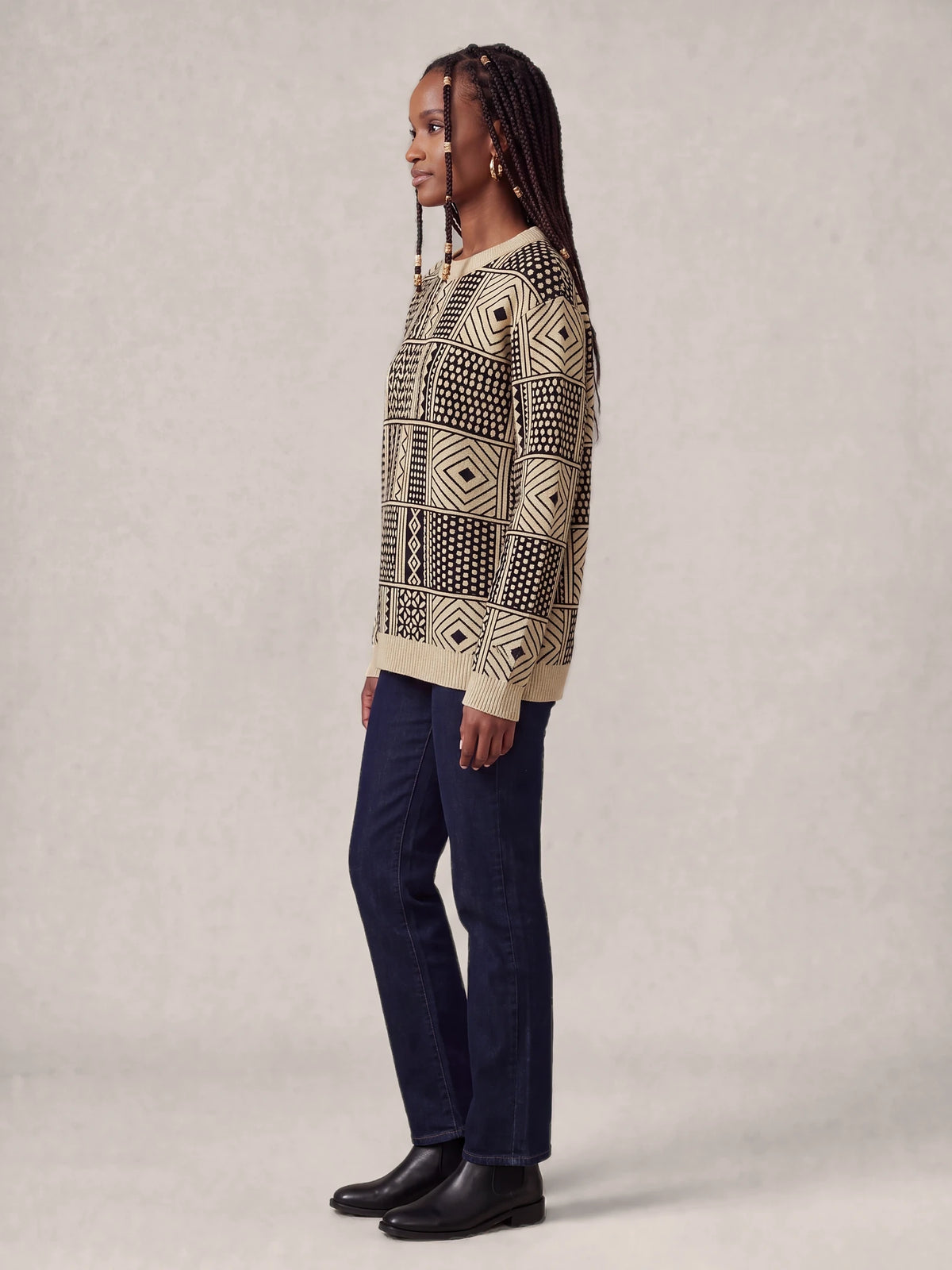 "Kiraka" Sweatshirt — side view on model
