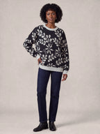 "Kivuli" Sweatshirt — front view on model