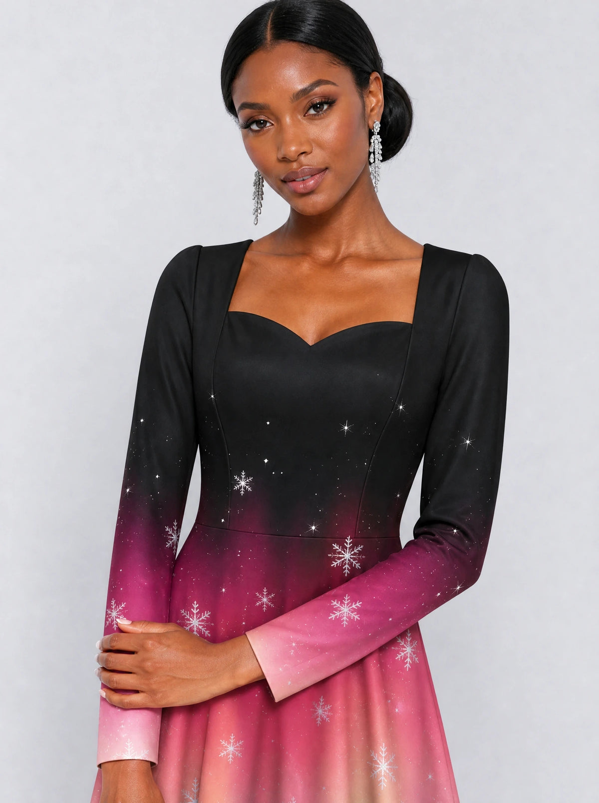 "Kiza" Long Sleeve Sweetheart Midi Dress — print close-up on model