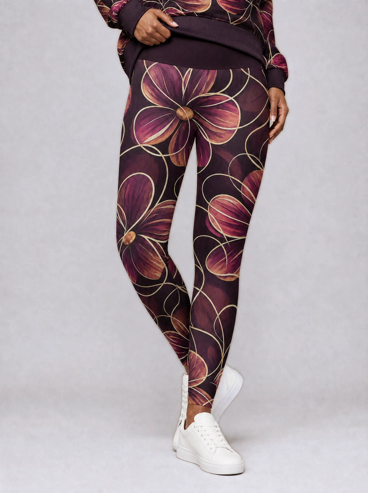 "Machipuko" Leggings — front view on model