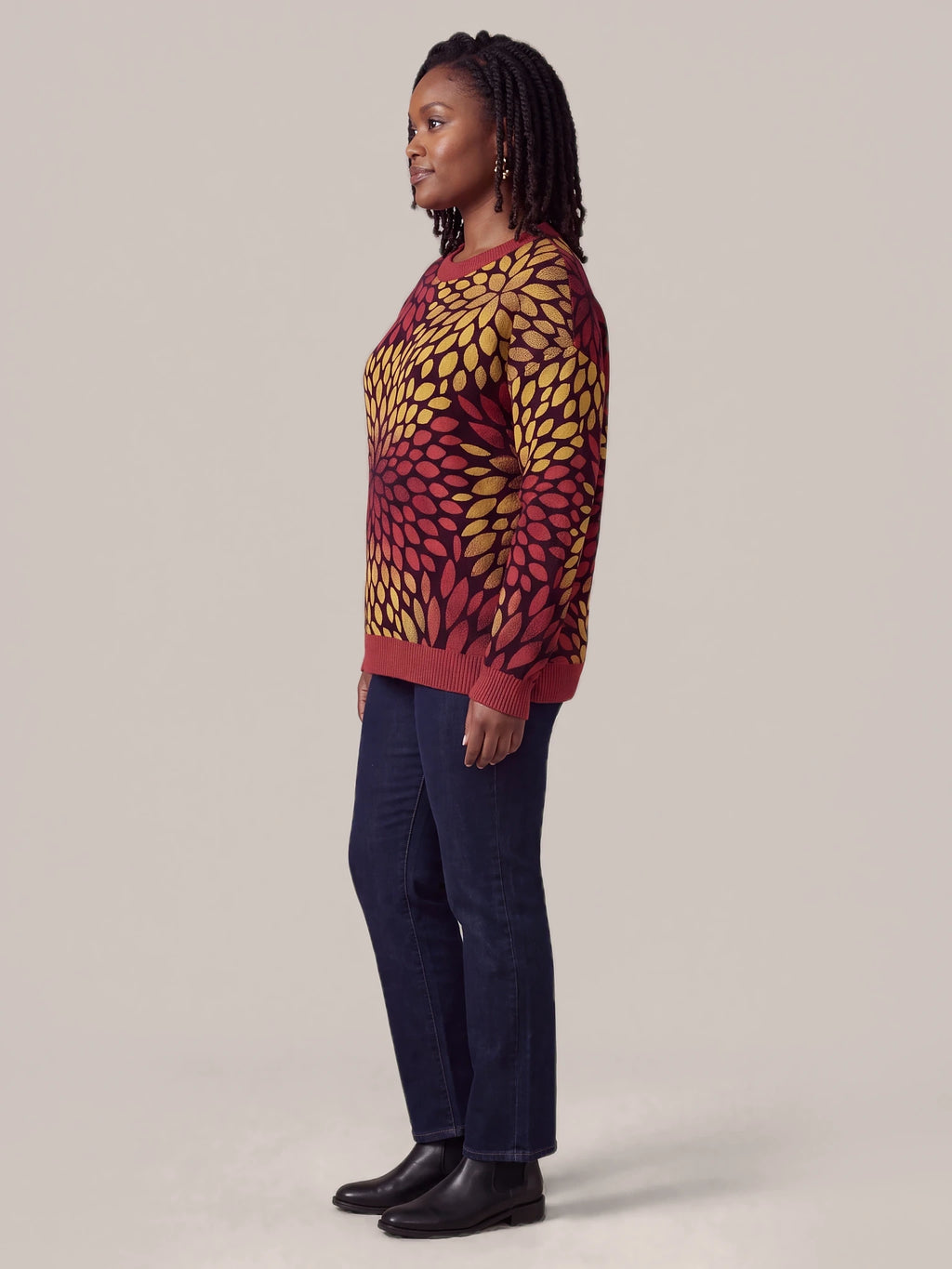"Mavuno" Sweatshirt — side view on model