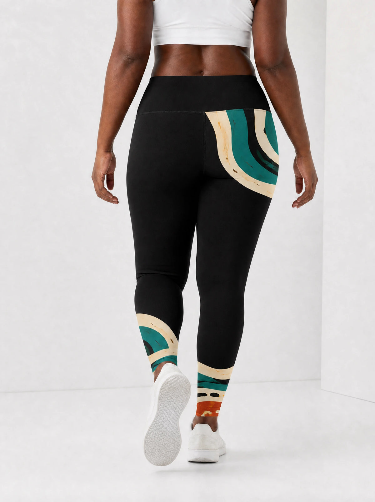 "Mawio" Leggings — back view on model