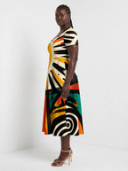 "Mawio" Sweetheart Midi Dress — side view on model